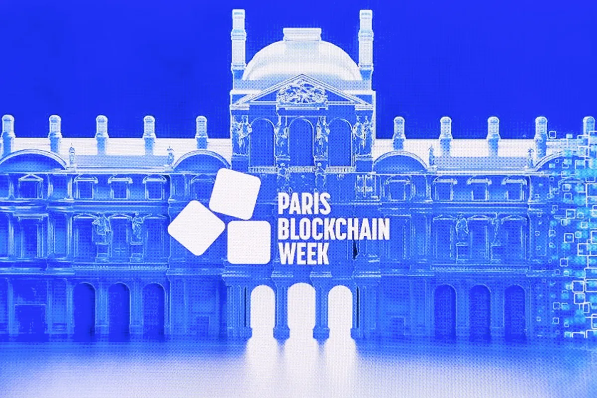 Animated digital display at Paris Blockchain Week featuring the event logo and a stylized graphic of the Carrousel du Louvre.